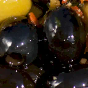 PITTED BLACK OLIVES